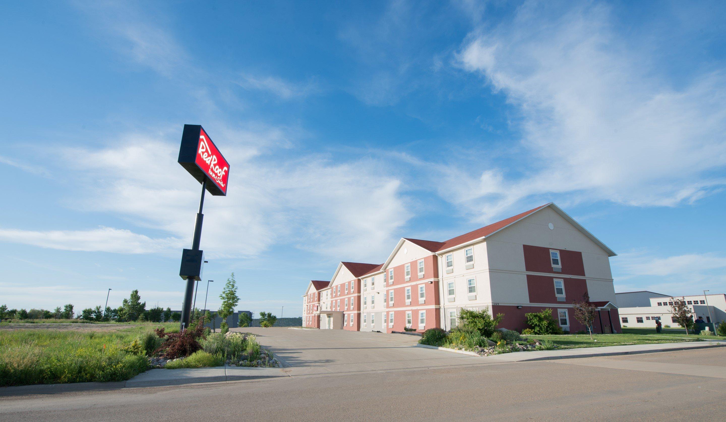 Red Roof Inn & Suites Dickinson Buitenkant foto