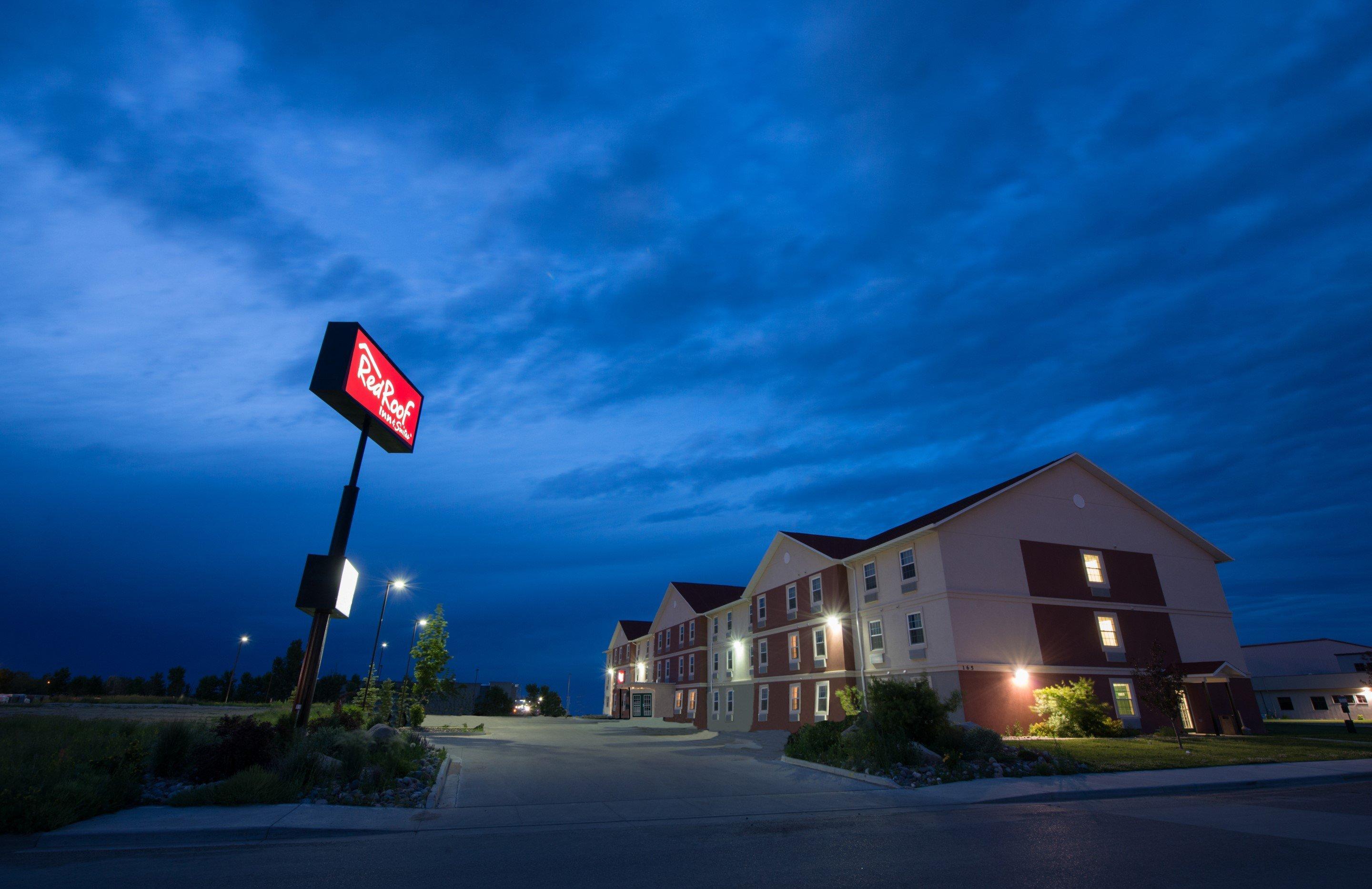 Red Roof Inn & Suites Dickinson Buitenkant foto