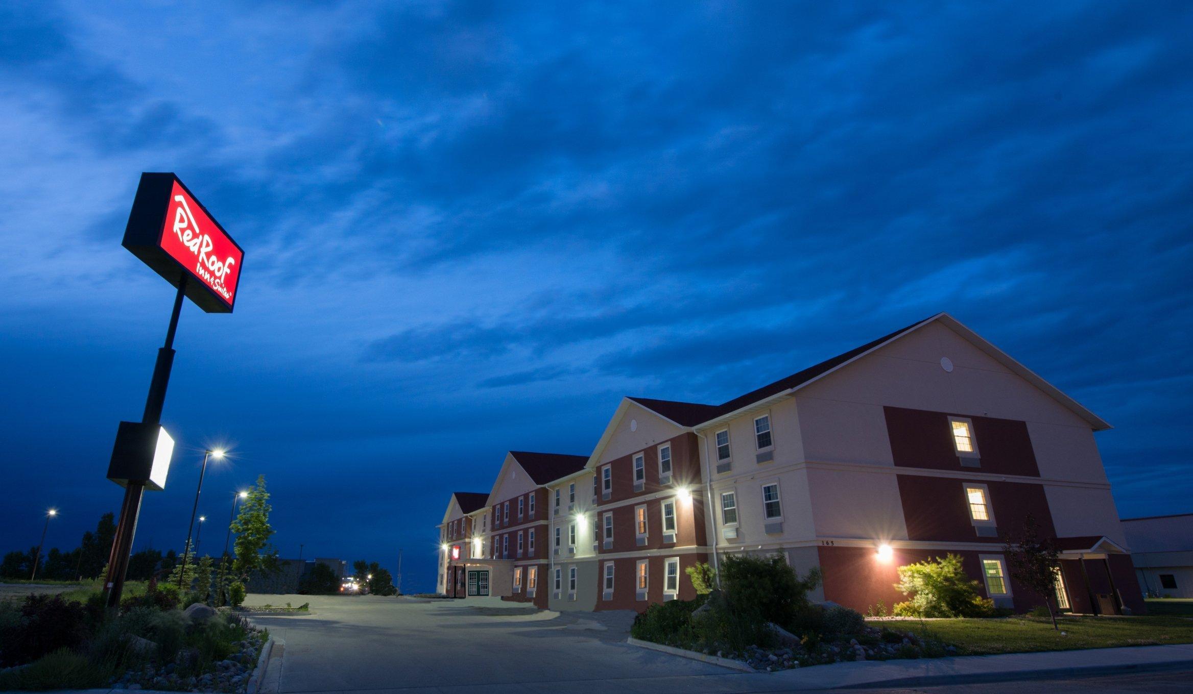 Red Roof Inn & Suites Dickinson Buitenkant foto