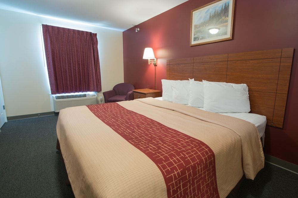Red Roof Inn & Suites Dickinson Buitenkant foto